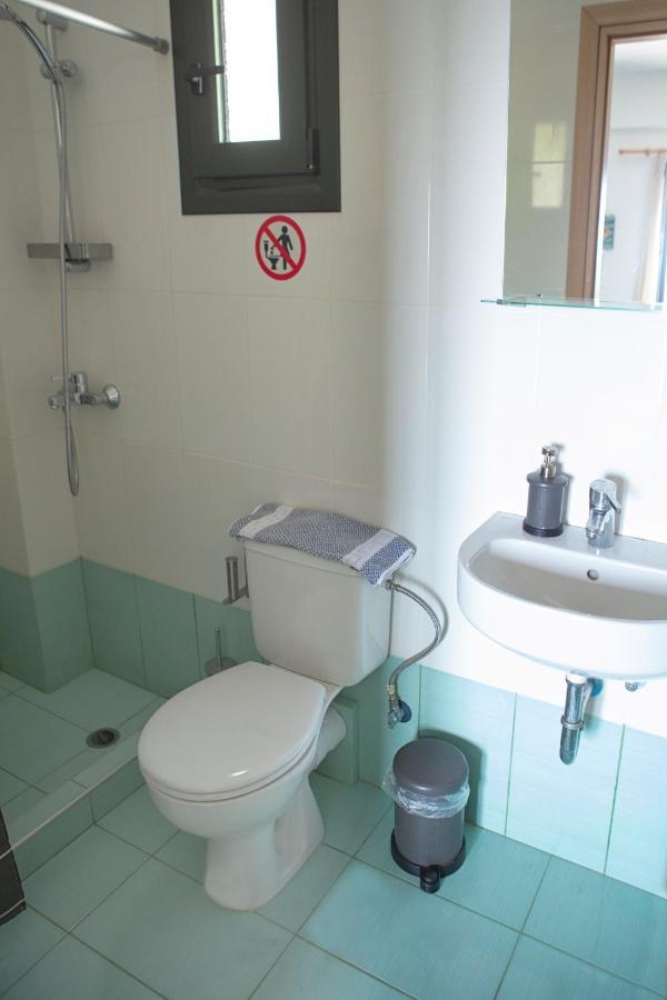 Eri Rooms To Let Raches  Экстерьер фото