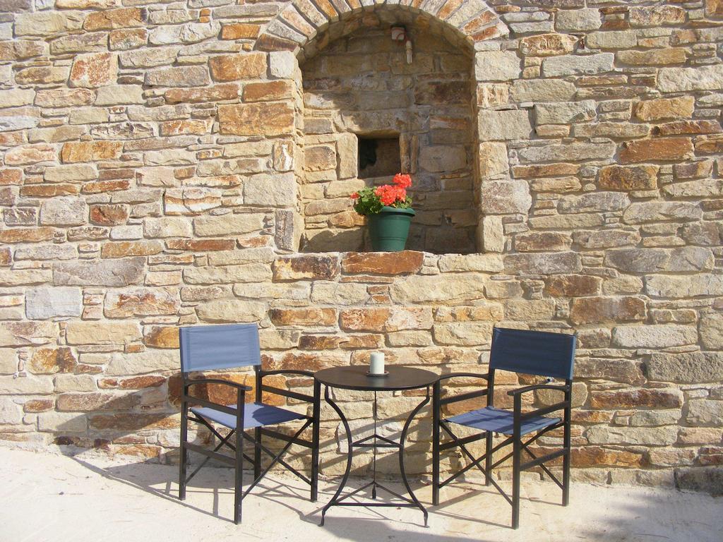 Eri Rooms To Let Raches  Экстерьер фото