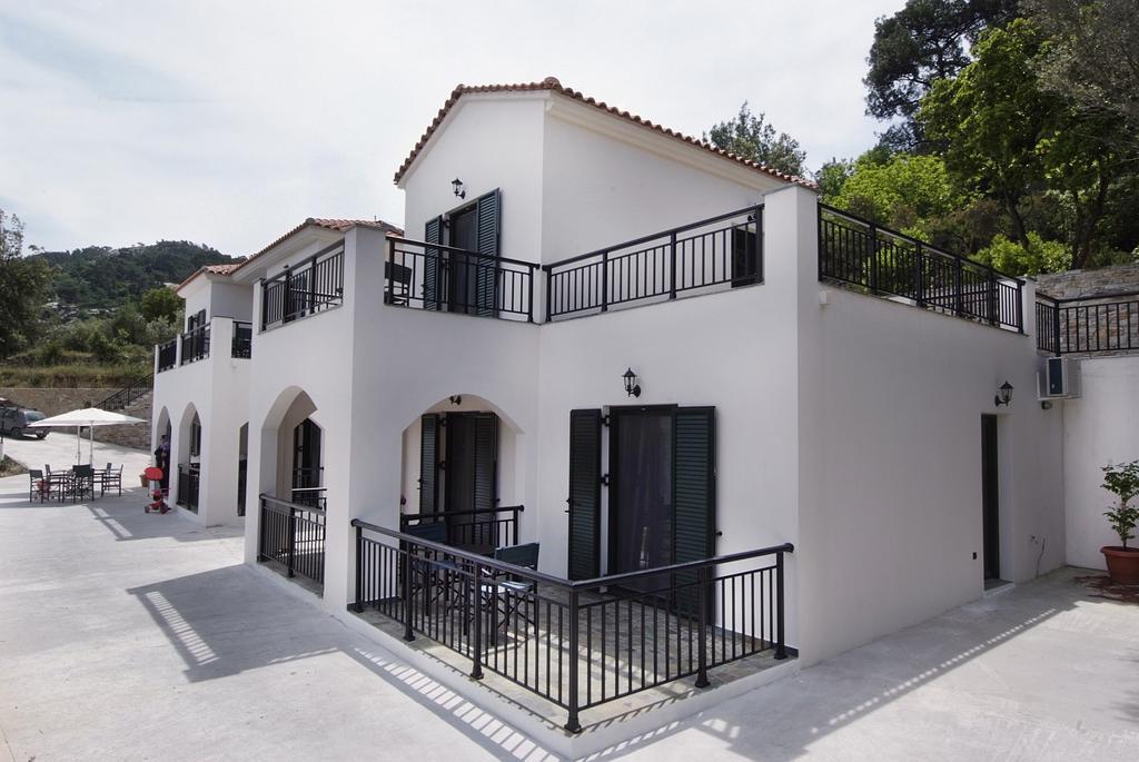 Eri Rooms To Let Raches  Экстерьер фото